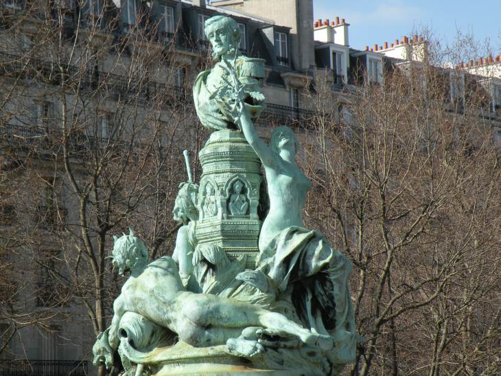  Statue de Francis Garnier par Denys Puech, 1898. 
